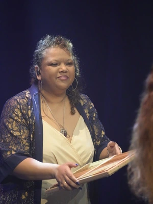 A propos d'Audrey Brouhan, La Voix En Scène